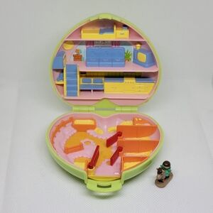 VINTAGE 1989 POLLY POCKET "Pony Club" Bluebird Compact + 1 Figure *NO POLLY*